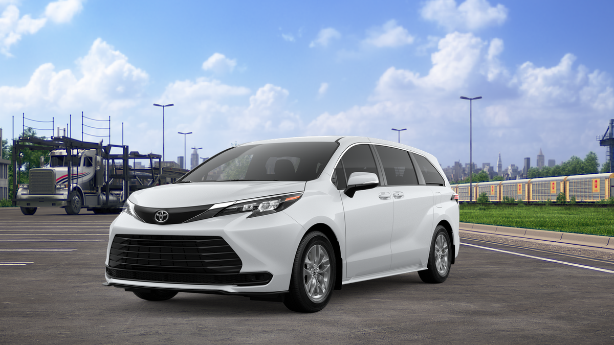 2026 Toyota Sienna LE 8-Passenger Hybrid AWD's photo