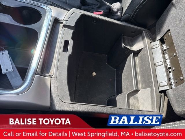 2016 RAM 1500 4WD Crew Cab 140.5 Laramie