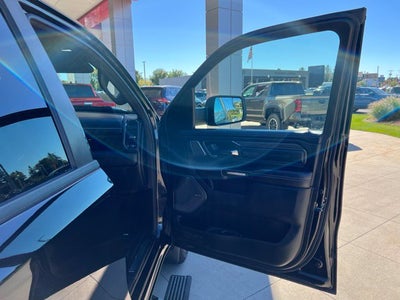 2020 RAM 1500 Limited 4x4 Crew Cab 6'4 Box
