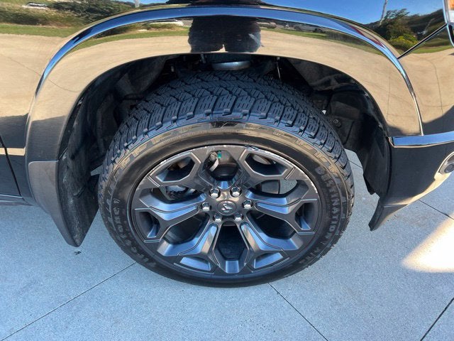 2020 RAM 1500 Limited 4x4 Crew Cab 6'4 Box