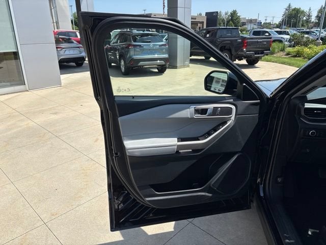 2023 Ford Explorer XLT 4WD