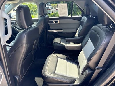 2023 Ford Explorer XLT 4WD