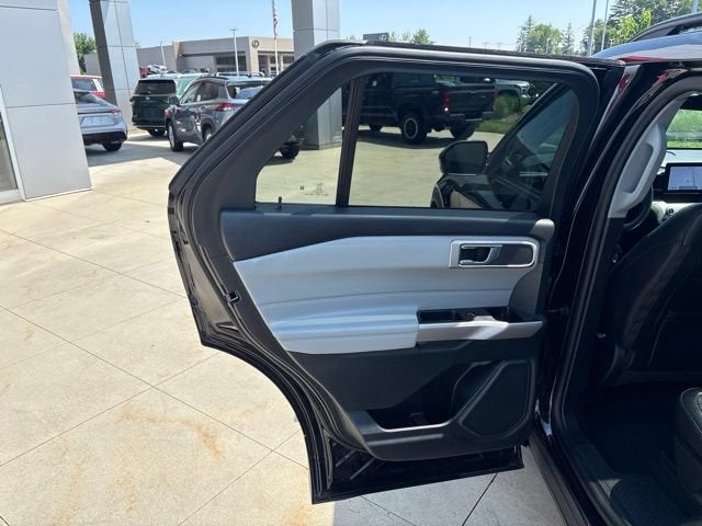2023 Ford Explorer XLT 4WD