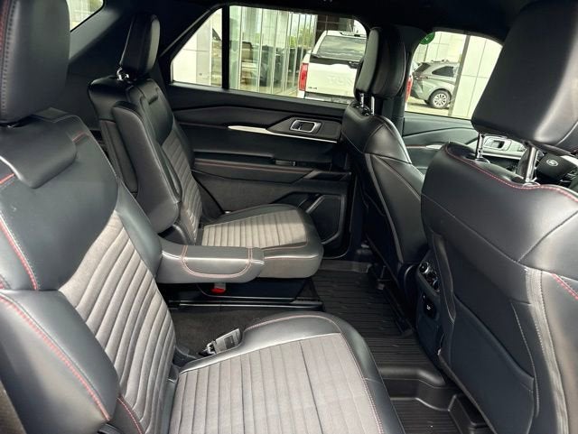 2025 Ford Explorer ST-Line RWD