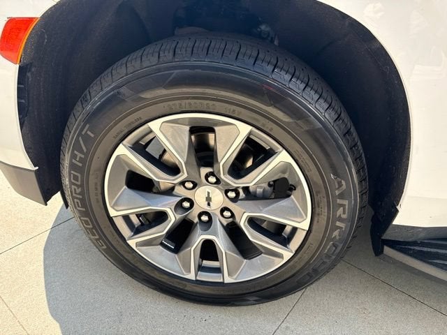 2023 Chevrolet Suburban 2WD 4dr Premier