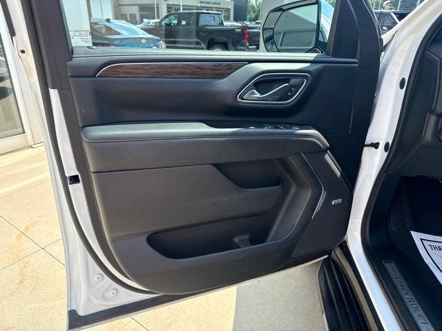 2023 Chevrolet Suburban 2WD 4dr Premier