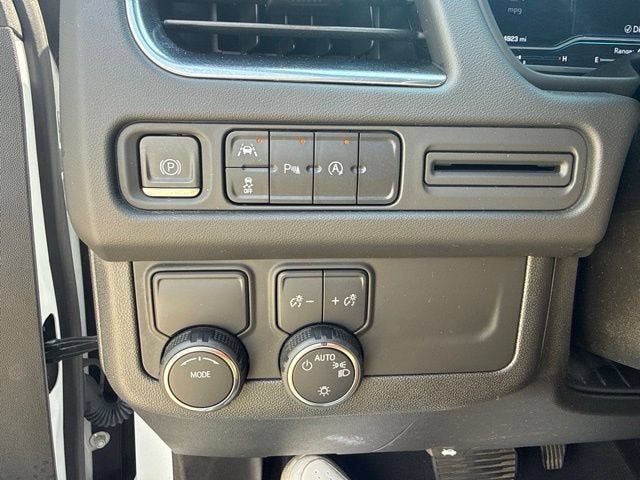 2023 Chevrolet Suburban 2WD 4dr Premier