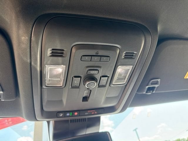2023 Chevrolet Suburban 2WD 4dr Premier