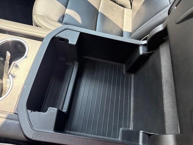 2023 Chevrolet Suburban 2WD 4dr Premier