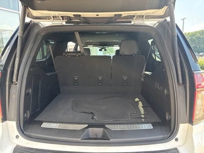 2023 Chevrolet Suburban 2WD 4dr Premier