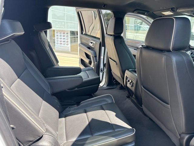 2023 Chevrolet Suburban 2WD 4dr Premier