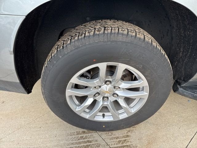 2023 Chevrolet Suburban 4WD 4dr LT