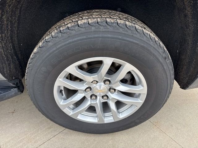 2023 Chevrolet Suburban 4WD 4dr LT