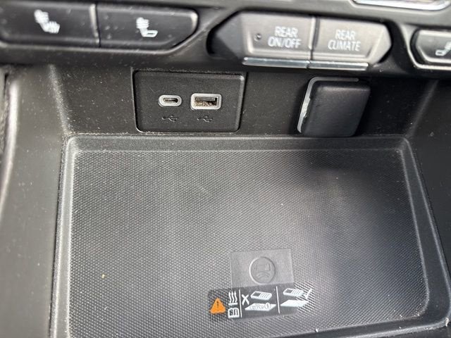 2023 Chevrolet Suburban 4WD 4dr LT