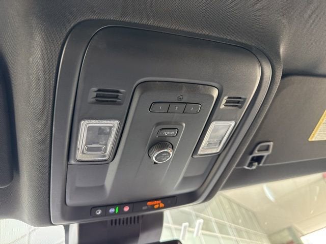 2023 Chevrolet Suburban 4WD 4dr LT