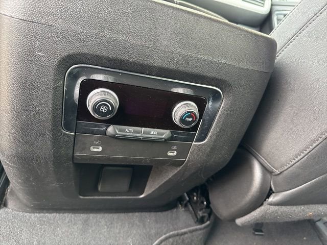 2023 Chevrolet Suburban 4WD 4dr LT