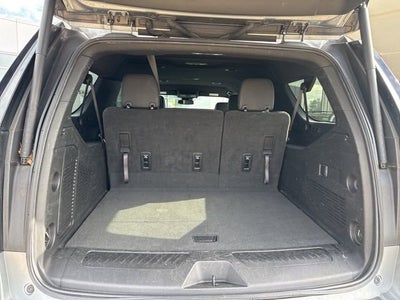 2023 Chevrolet Suburban 4WD 4dr LT