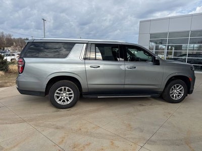 2023 Chevrolet Suburban 4WD 4dr LT