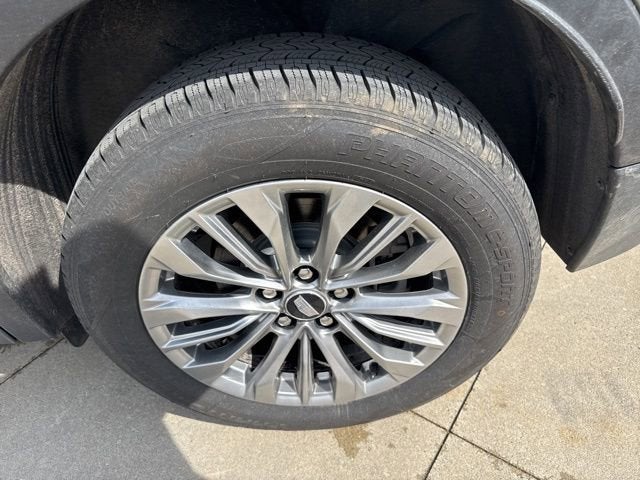 2025 Cadillac XT4 AWD 4dr Premium Luxury