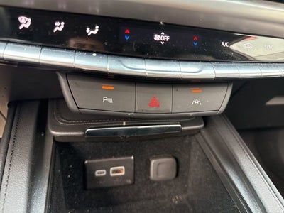 2025 Cadillac XT4 AWD 4dr Premium Luxury