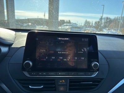 2022 Nissan Altima 2.0 SR Sedan