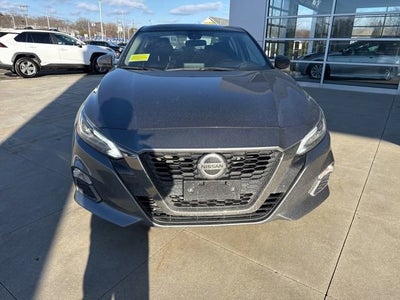 2022 Nissan Altima 2.0 SR Sedan