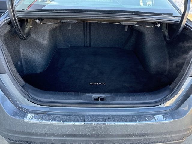 2022 Nissan Altima 2.0 SR Sedan