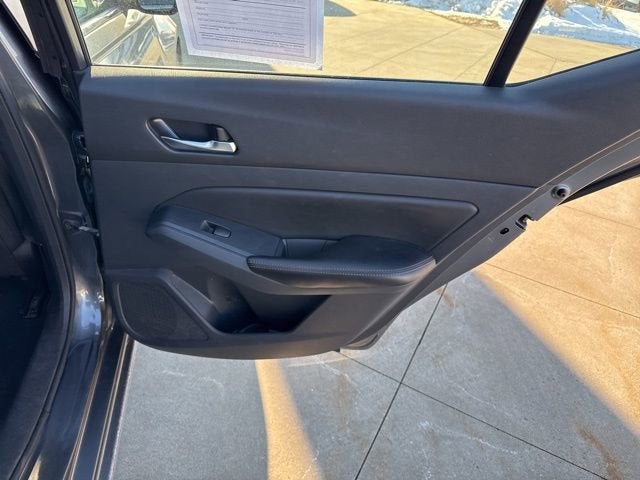 2022 Nissan Altima 2.0 SR Sedan