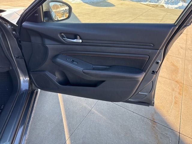 2022 Nissan Altima 2.0 SR Sedan