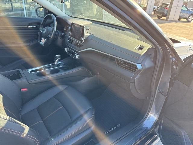 2022 Nissan Altima 2.0 SR Sedan