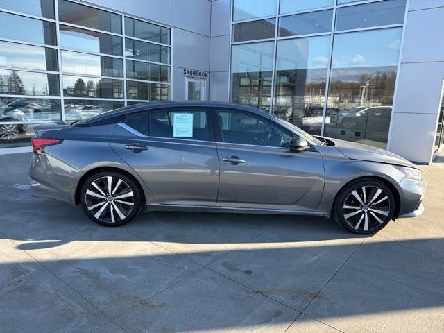 2022 Nissan Altima 2.0 SR Sedan