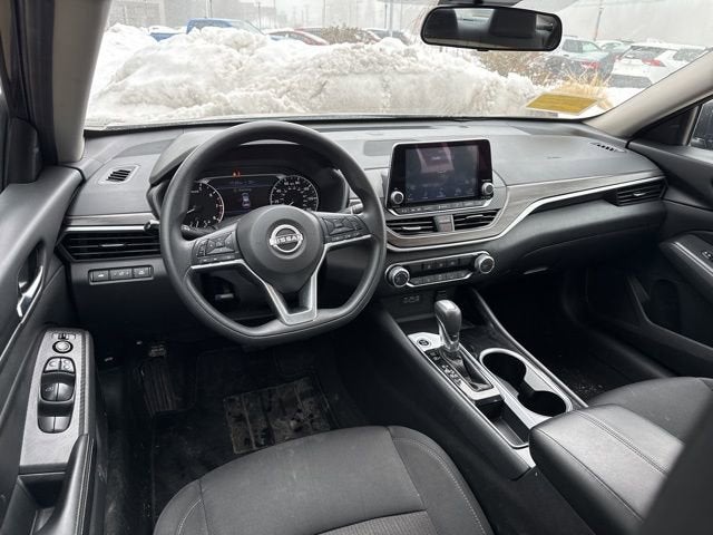 2024 Nissan Altima 2.5 SV Sedan