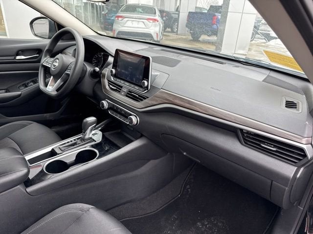 2024 Nissan Altima 2.5 SV Sedan