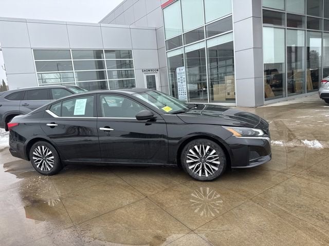 2024 Nissan Altima 2.5 SV Sedan