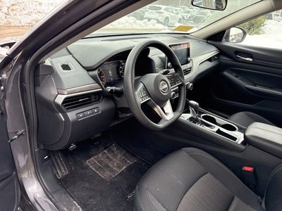 2024 Nissan Altima 2.5 SV Sedan