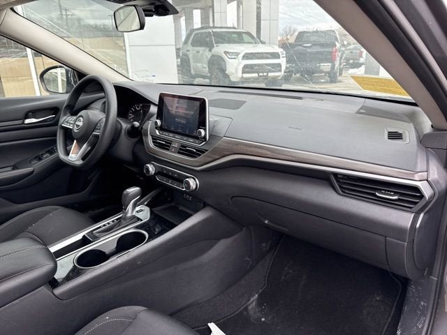 2024 Nissan Altima 2.5 SV Sedan