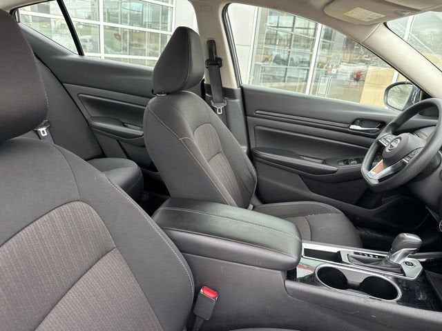 2024 Nissan Altima 2.5 SV Sedan