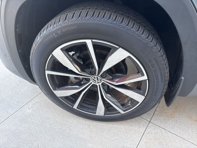 2025 Volkswagen Atlas Cross Sport 2.0T SEL Premium R-Line 4MOTION
