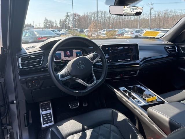 2025 Volkswagen Atlas Cross Sport 2.0T SEL Premium R-Line 4MOTION