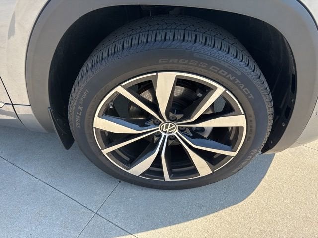 2025 Volkswagen Atlas Cross Sport 2.0T SEL Premium R-Line 4MOTION