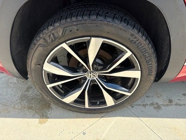 2024 Volkswagen Atlas Cross Sport 2.0T SEL Premium R-Line 4MOTION