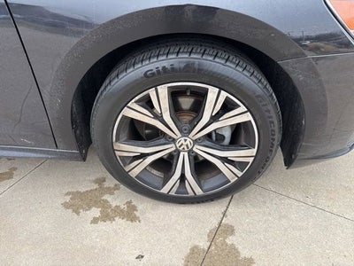 2022 Volkswagen Passat 2.0T SE Auto