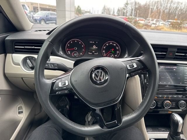2022 Volkswagen Passat 2.0T SE Auto