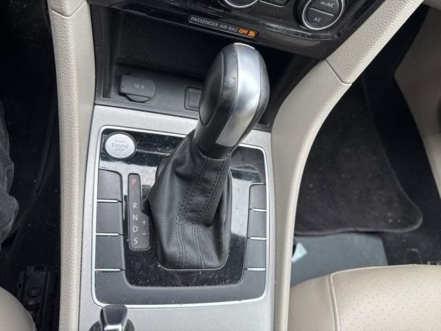 2022 Volkswagen Passat 2.0T SE Auto