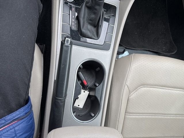 2022 Volkswagen Passat 2.0T SE Auto