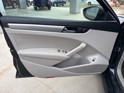 2022 Volkswagen Passat 2.0T SE Auto