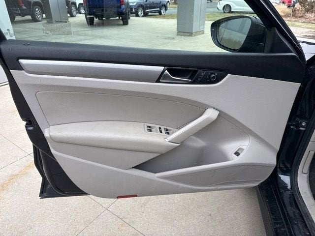 2022 Volkswagen Passat 2.0T SE Auto