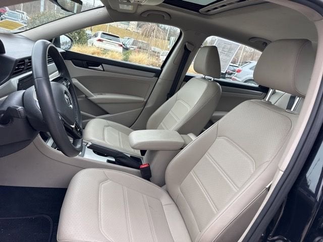 2022 Volkswagen Passat 2.0T SE Auto