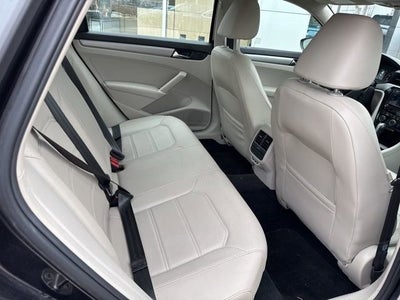 2022 Volkswagen Passat 2.0T SE Auto