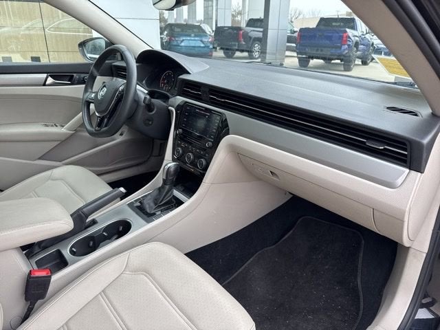 2022 Volkswagen Passat 2.0T SE Auto